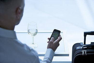 育碧射击游戏《孤岛惊魂6》联动网飞剧集《纸钞屋》